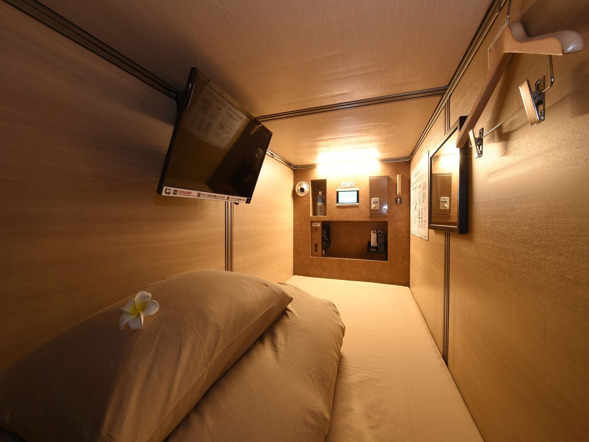 Capsule Hotel Anshin Oyado Premium Resort Kyoto Shijo Karasuma Exterior foto